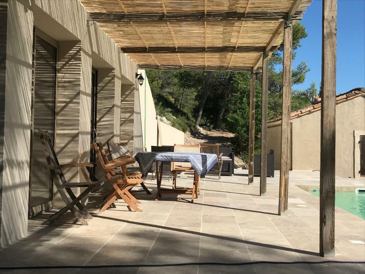 Mas De La Fadeto Bed and Breakfast Les Baux-de-Provence Eksteriør billede