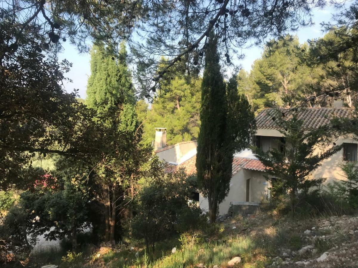 Mas De La Fadeto Bed and Breakfast Les Baux-de-Provence Eksteriør billede