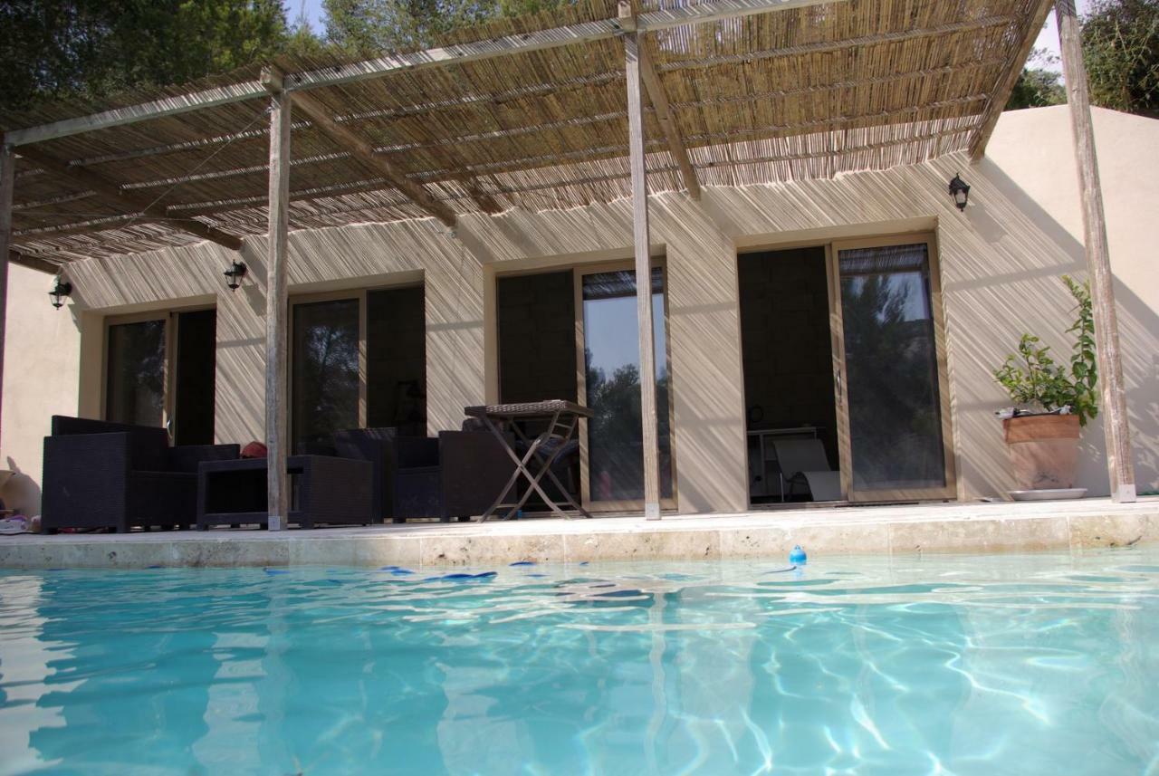 Mas De La Fadeto Bed and Breakfast Les Baux-de-Provence Eksteriør billede