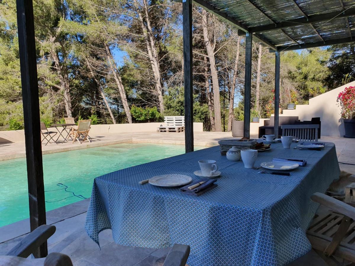 Mas De La Fadeto Bed and Breakfast Les Baux-de-Provence Eksteriør billede